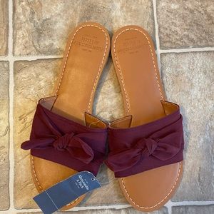 NWT Abercrombie Slides